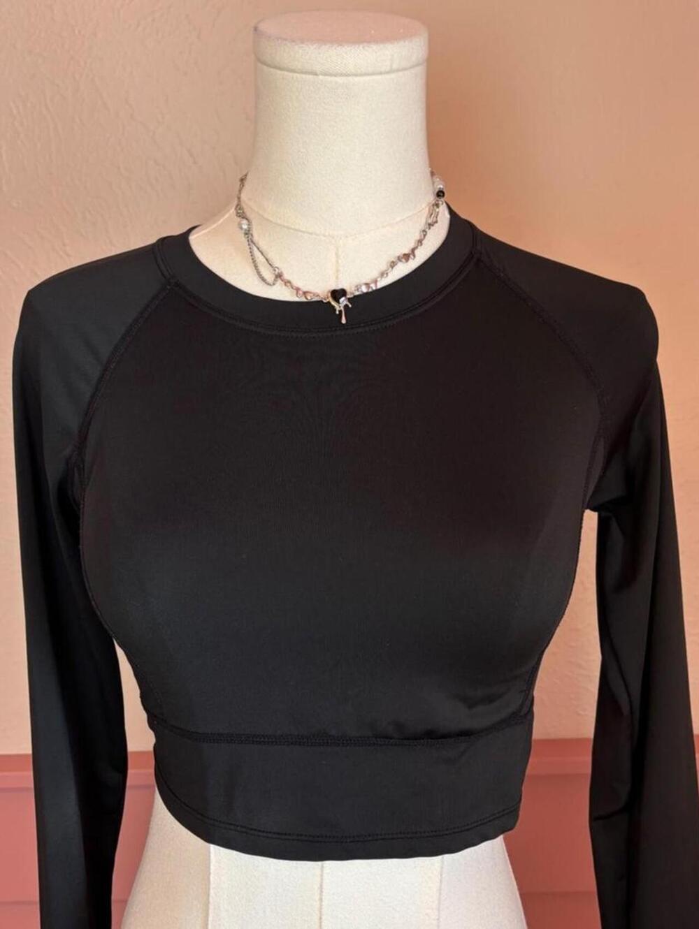 halara black long sleeve cropped top fitted thumb holes yoga gym workout